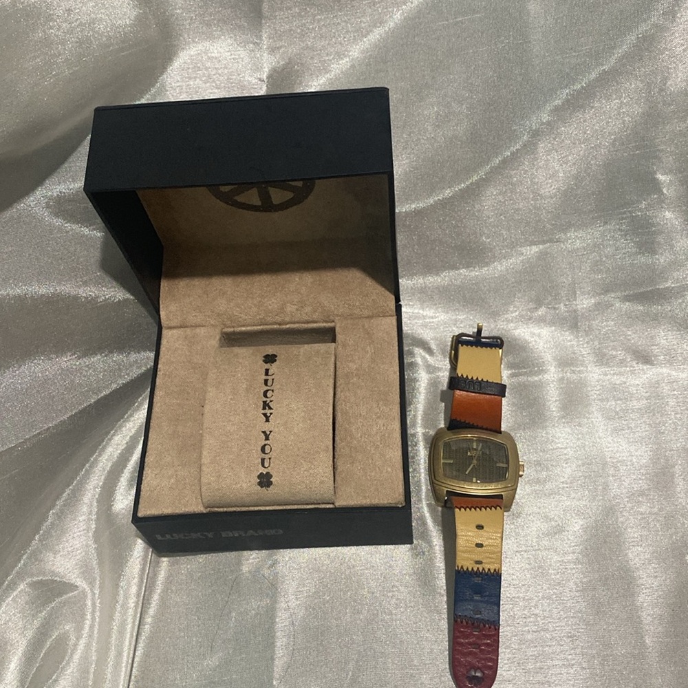 Watch - Picture 4 of 4